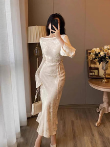 Diseño de cuello oscilante manga larga 2025 Nueva <span class=keywords><strong>falda</strong></span> de cadera envuelta en sensación drapeada para mujer - Product Image 2