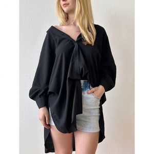 Robe décontractée pour femme en coton tricoté 100% de haute qualité, séchage rapide, sans couture, design sexy et tendance, col à revers, coupe ample, vente en gros, personnalisable OEM - Product Image 1