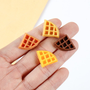 Mini-aliments simulés 1/4, modèle de gaufre, jouet alimentaire DIY, accessoires de dessert, gâteau, biscuit triangulaire - Product Image 1