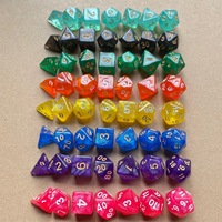 Approvisionnement d'usine 7 PCS Glitter Polyhedral Resin Dice Set Acrylique et Rouleau En Plastique Jouer Jeux Dés avec Pochette