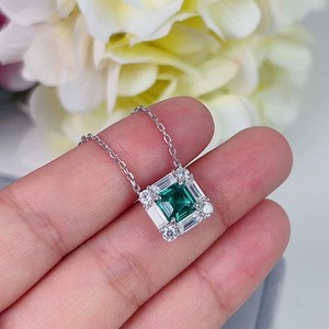 FYXL-1147 Le pendentif et la chaîne sont tous deux en argent sterling 925 avec des pierres de zircon synthétique. Un collier luxueux et élégant à maillons carrés - Product Image 3