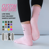 Chaussettes de yoga personnalisées pour femmes de haute qualité, broderie jacquard, chaussettes en coton tricoté doux et confortables, chaussettes de pilates personnalisées, chaussettes antidérapantes