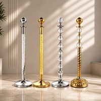 Poteau de délimitation en acier inoxydable de qualité supérieure avec boule de cristal, barrière de luxe dorée pour événements VIP, idéal pour la décoration d'hôtels et de fêtes