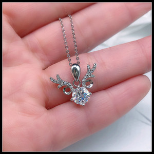 Collana con Ciondolo Renna in Argento con Cristalli Strass Taglio Brillante Rotondo, Montatura a Griffe, Catena Box, Unisex, per Uso Quotidiano, Graziosa - Product Image 1