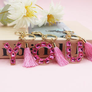 Llavero Colgante Rosa al por Mayor con Borla y 26 Letras Inglesas, Colgante Personalizado con Iniciales del Alfabeto para Mochila - Product Image 1