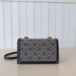 Sac messager pour femme de style vintage. Sac carré avec motifs géométriques. Convient à un usage quotidien. - Product Image 4