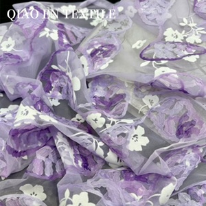 Tissu organza à fleurs violettes, tissu transparent gaufré en tulle pour robes - Product Image 3