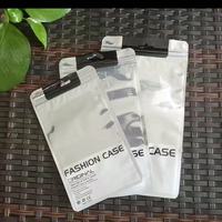 Sacs d'emballage refermables personnalisables en aluminium argenté et Mylar, imprimés par gravure, résistants à l'humidité, pour étuis de téléphone portable et chargeurs
