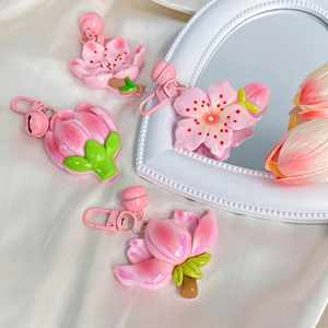 Llaveros con Colgantes de Flores de Durazno para Decorar Mochilas Escolares y Accesorios de Bricolaje - Product Image 2