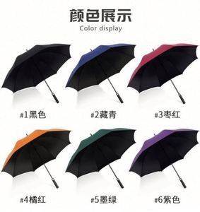 Parapluies de golf personnalisés en gros avec logo, automatiques, droits, résistants au vent, colorés, en plastique noir, classiques, avec revêtement noir, à prix abordable - Product Image 2