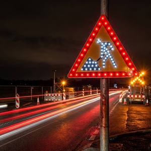 Señal <span class=keywords><strong>de</strong></span> Tráfico LED Solar <span class=keywords><strong>de</strong></span> Aluminio Reflectante, Lámina Reflectante 3M, Señal Triangular <span class=keywords><strong>de</strong></span> Advertencia <span class=keywords><strong>de</strong></span> Trabajadores en el Campo - Product Image 6