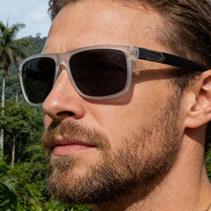 Gafas de Sol Polarizadas Lafuma con Marco Cuadrado para Hombre, Protección UV400, Estilo Deportivo, Lentes Negras de PC TAC - Product Image 1