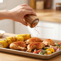 Mini salière et poivrière en bois d'acacia de 2,4 pouces avec couvercle en acier inoxydable, petite salière et poivrière pour le comptoir de cuisine