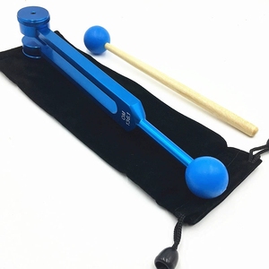 Diapason vibrant lesté anodisé bleu 136,1 Hz pour la thérapie par vibration, le yoga et la méditation des chakras - Vente en gros - Product Image 2