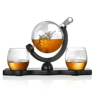 Father Day Cadeau Kerst Alcohol Liquor Bar Accessoires Geëtste Wijn 850Ml Whisky Globe Karaf Set Met 2 Glazen Voor Mannen