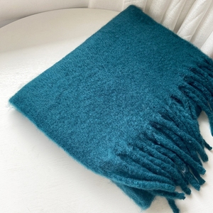 Bufanda larga de color sólido con flecos, suave y cálida para invierno, chal para mujer, accesorio de bufanda de imitación de cachemira para uso diario en viajes y para el invierno. - Product Image 5