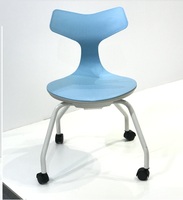 Table pivotante à 4 pieds avec chaise de formation à roulettes, design moderne, en PP, colorée, pour enfants, écoles, projets, bureaux, OEM, ODM, OBM