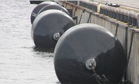 Garde-boue flottant marin de Type Yokohama garde-boue en caoutchouc de chaîne et de pneu pour pièces de ponton d'amarrage de bateau et de bateau