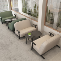 Ensemble de meubles commerciaux modernes pour restaurant et café, chaises et tables, fauteuil minimaliste rembourré pour salon de café