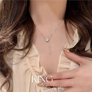 Collier Pendentif Goutte d'Eau en Argent Plaqué Or 925 de la Marque King Silver Jewelry, Chaîne en Y avec Pendentif Goutte, Design Tendance pour Soirées - Product Image 4