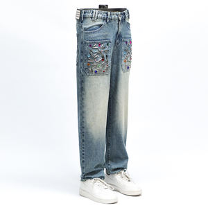 بنطلون جينز بتصميم فريد على طراز البانك مع زخارف معدنية وأحجار الراين الملونة لإطلالة فريدة - Product Image 3