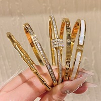 Bracelet de créateur en acier inoxydable plaqué or 18 carats, étanche, motif cœur et trèfle, style clou à visser, tendance