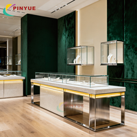 Luxuriöse LED-Schmuckvitrine aus Glas und Holz, Abschließbare Halsketten-Ausstellungsvitrine für Juweliergeschäfte