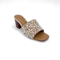 Fabricant chinois de chaussures pour femmes avec décoration en diamants personnalisées, talons plateforme