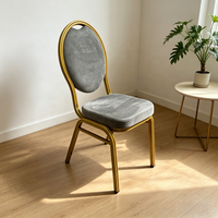 Chaise de salle à manger en velours rembourrée, style nordique, luxe discret, moderne, qualité commerciale, certifiée TUV, fabriquée par Suoteng depuis 20 ans