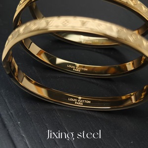 Bracciale di Lusso Transfrontaliero Stile Europeo-Americano con Lettera L in Oro Sabbia Opaco da 6mm; Bracciale Rigido in Oro Genuino dal Design Vintage - Product Image 1
