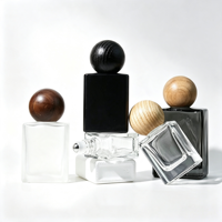 Flacon pulvérisateur carré en verre pour parfum 10ml 15ml 30ml avec bouchon en bois, logo personnalisé sérigraphié, flacon vide pour huiles essentielles