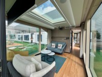 Maison Capsule Préfabriquée Étanche et Ignifuge 20ft 40ft, Conteneur Apple Pod Prêt pour l'Énergie Solaire, Idéal pour Hôtels et Glamping