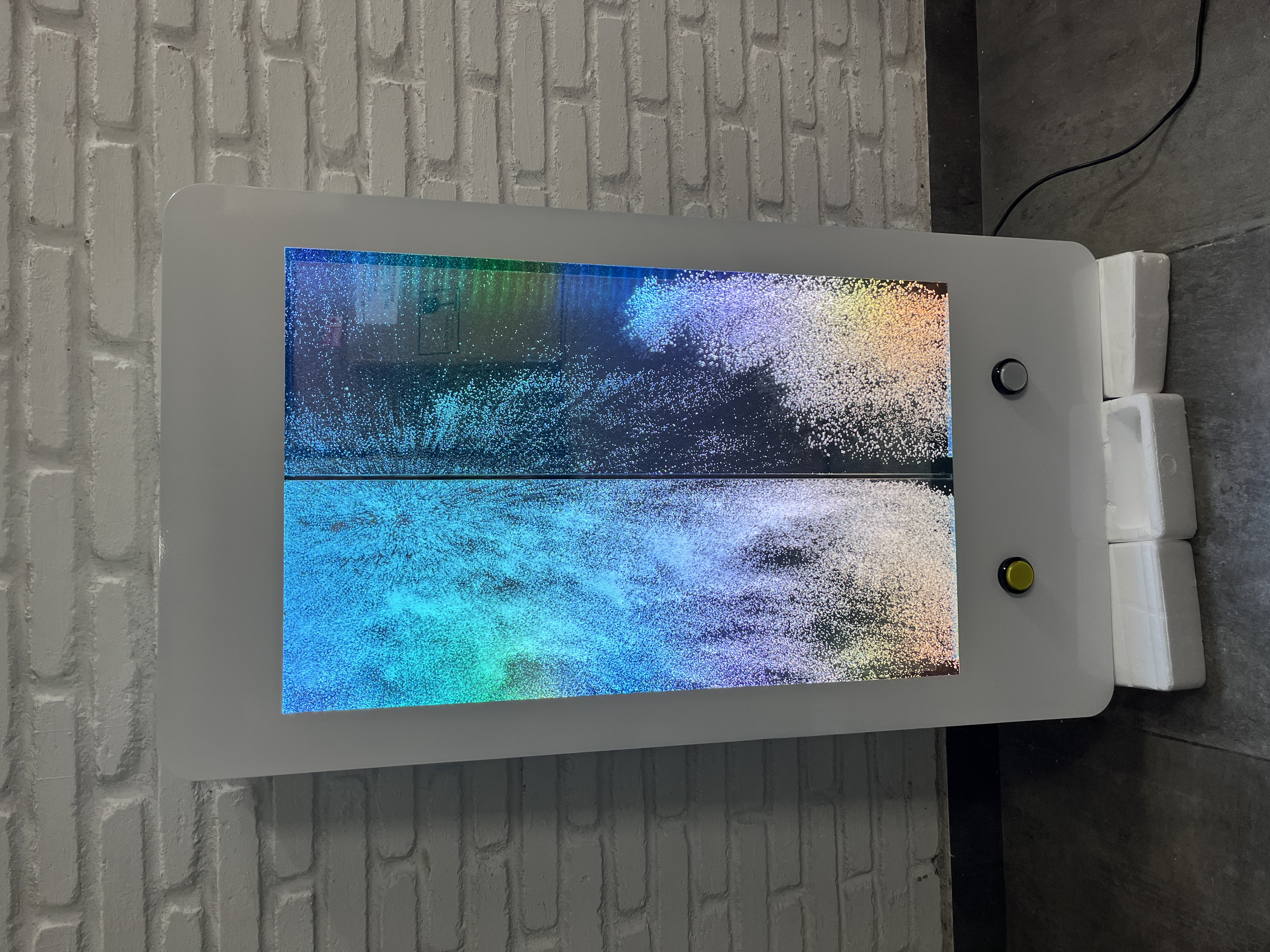 White frame ,2 buttons