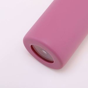 Bouteille d'eau en verre borosilicate haute résistance de 600 ml avec logo personnalisé et manchon de protection en silicone, unisexe, pour la randonnée en plein air - Product Image 4