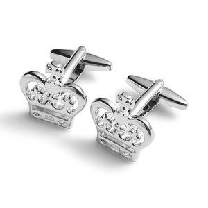 Mancuernillas de Alta Calidad con Forma de Corona de Manzana en Color Plateado con Diamantes, Regalo para Hombre - Product Image 1