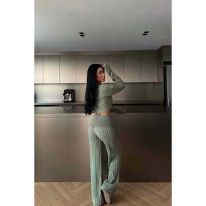 Conjunto de Punto Casual Verde con Detalle de Botones para Otoño, Talla Grande, Corte Holgado con Decoración de Patrón de Crochet - Product Image 1