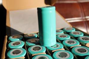 Лидер продаж: цилиндрический литий-ионный аккумулятор Tongke 32700 60PE 3.2V 6000mAh LiFePO4 с ресурсом 2000 циклов и низким внутренним сопротивлением - Product Image 3