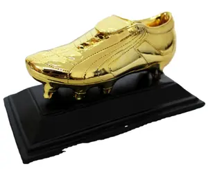 الراتنج كرة القدم أو كرة القدم التمهيد حذاء جائزة الكأس
