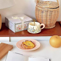 Ensemble tasse et soucoupe en céramique à motif floral jaune, isolation thermique, idéal pour les couples et les fêtes de filles