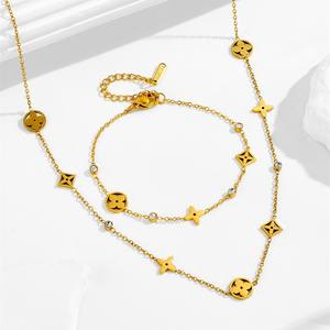 Ensemble de bijoux exquis en acier titane, collier et bracelet trèfle, étanche, plaqué or 18 carats, zircon CZ, motif floral - Product Image 1