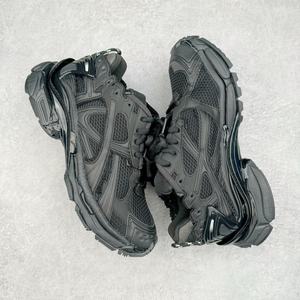 Chaussures de course luxueuses et à semelle souple avec des propriétés élastiques. Chaussures de course et chaussures de sport en tissu maillé original. - Product Image 3