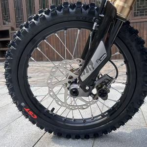 Moto tout-terrain légère haute performance Surron pour jeunes, 58V 22Ah 8KW 185N.m 40.4mph, moto pour enfants pour la conduite en plein air - Product Image 6