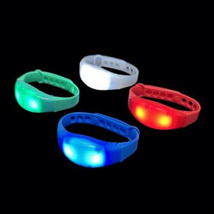 Pulseras de Silicona con Luz LED y Logotipo Personalizado 2026, Nuevas Pulseras Promocionales para Eventos Nocturnos, Ciclismo y Running - Product Image 1