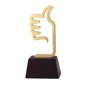 Trofeo Metálico con Diseño de Pulgar Hacia Arriba, Modelo 555 A B C, Bañado en Oro, Plata y Base Negra, con Espacio para Logotipo - Product Image 1