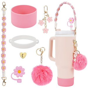 Nouveau 40 oz tasse accessoires Silicone Tumble bottes en peluche <span class=keywords><strong>boule</strong></span> bohème chrysanthème <span class=keywords><strong>corde</strong></span> chapeau de paille porte-clés <span class=keywords><strong>Suspension</strong></span> - Product Image 4