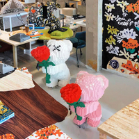 Adorable ours en peluche rose moderne en plastique, motif animal de dessin animé, fleur, cadeau éducatif pour anniversaire, couple, décoration de bureau