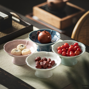 Plat à fruits en céramique de style chinois sur pied haut, motif nuage porte-bonheur, accessoire de cérémonie du thé en porcelaine pour le thé de l'après-midi - Product Image 3