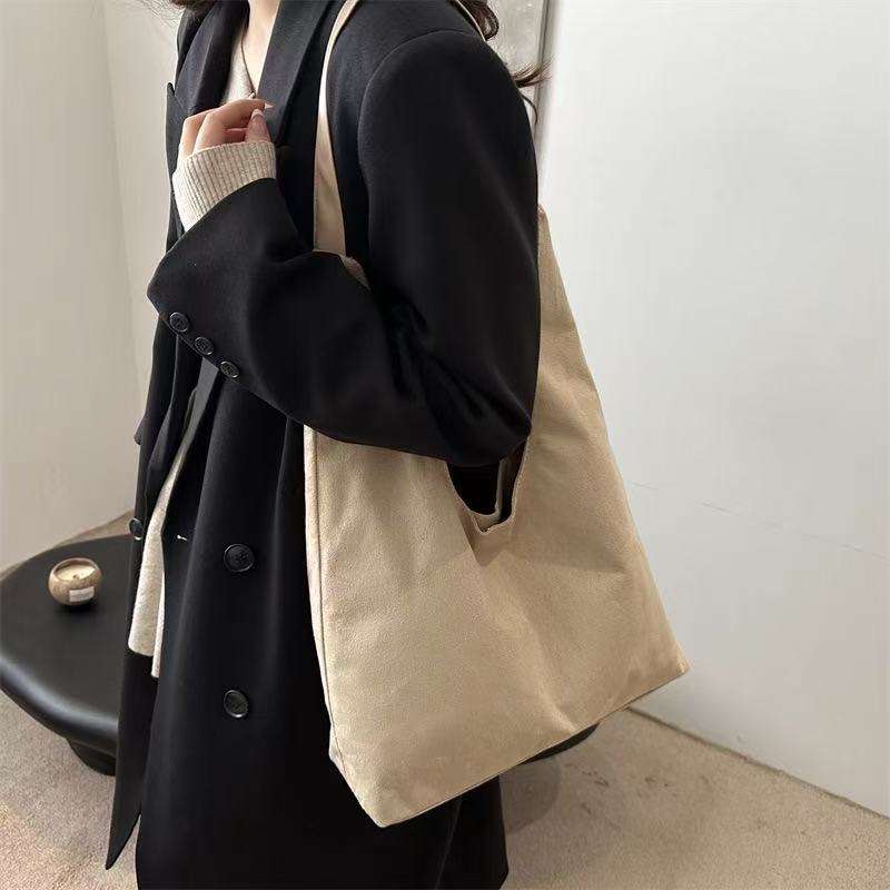 น้ำตาลอ่อน