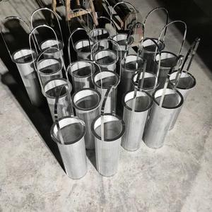 Sistemas de procesamiento de fluidos industriales, cubos de malla perforada de acero inoxidable resistentes a la corrosión - Product Image 3