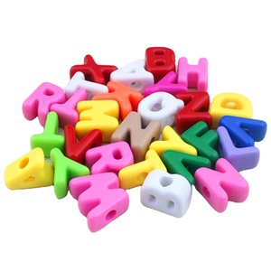 Perline acriliche <span class=keywords><strong>a</strong></span> foro largo <span class=keywords><strong>a</strong></span> forma di lettera e cuore, accessori fai da te per gioielli, perline sfuse, ciondoli per borse, catene per cellulari, accessori per portachiavi - Product Image 1